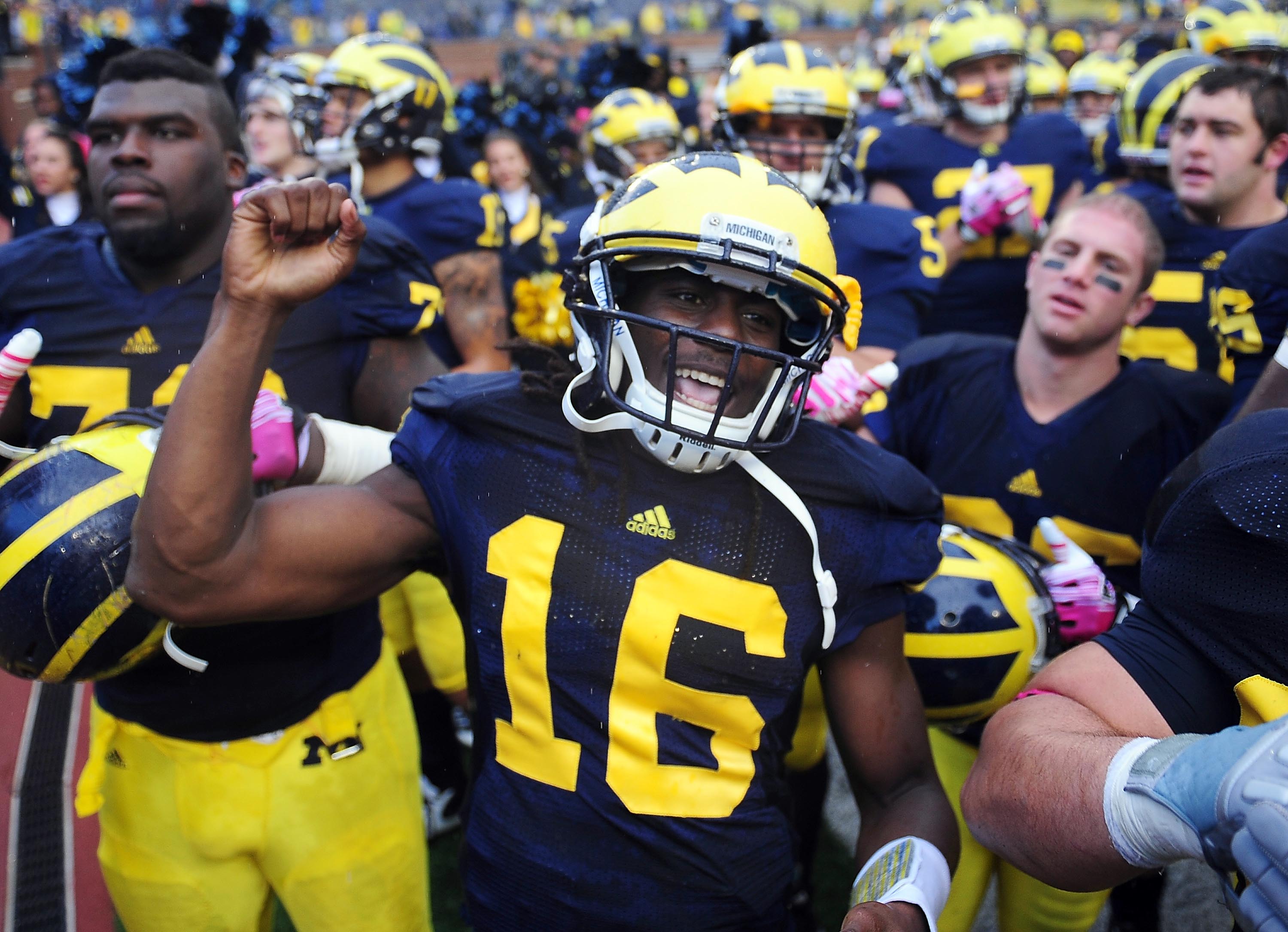 B1G Football Uniform Bracket: Michigan vs. Iowa - Big Ten Network