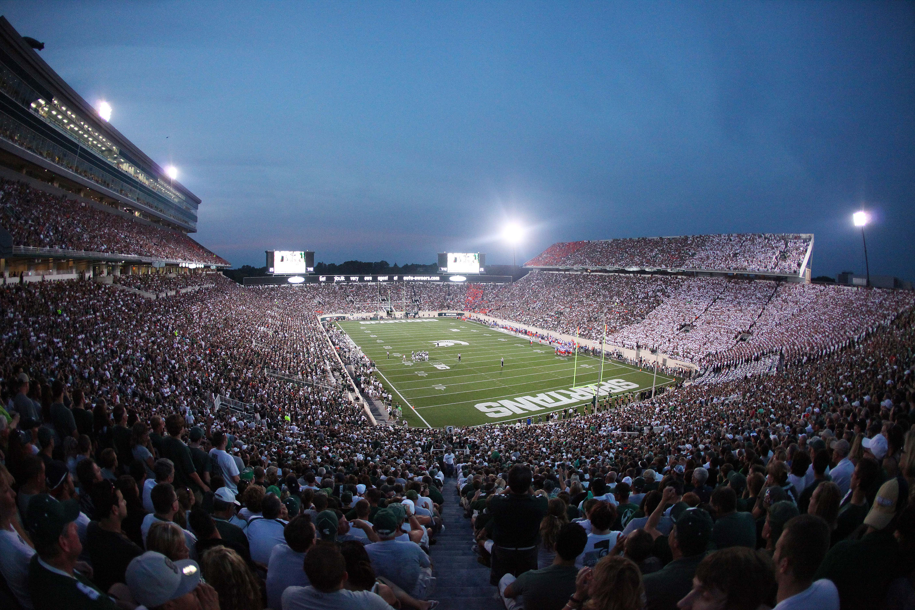 Spartans draw largest opening crowd since 1990 - Big Ten Network