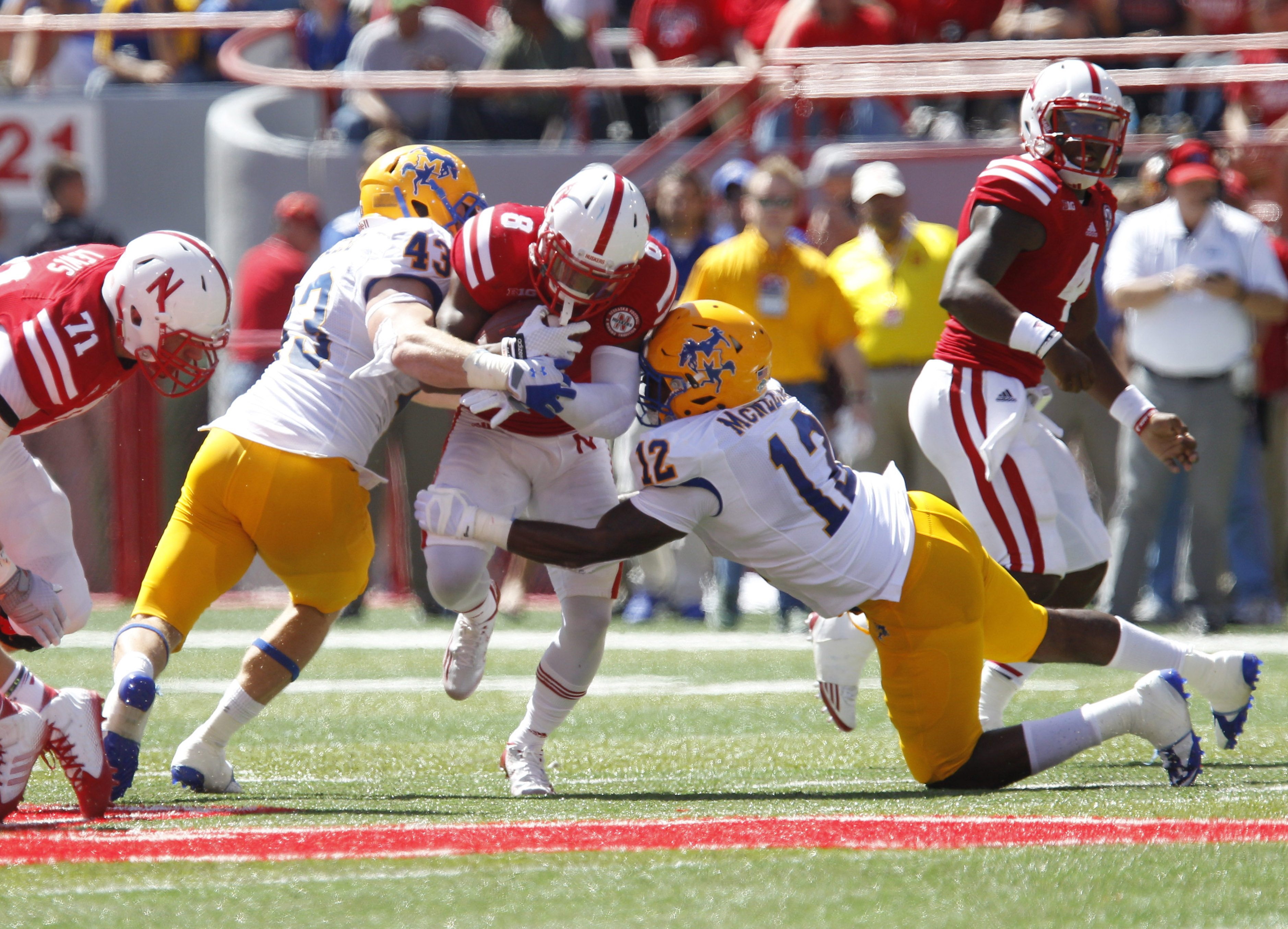 Nebraska sends out pack of AA batteries to promote Ameer Abdullah Big