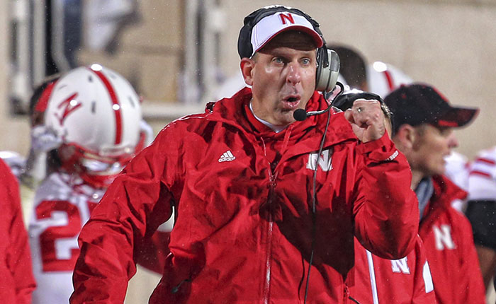 Bo Pelini accuses Michigan State of clapping to disrupt snap count ...