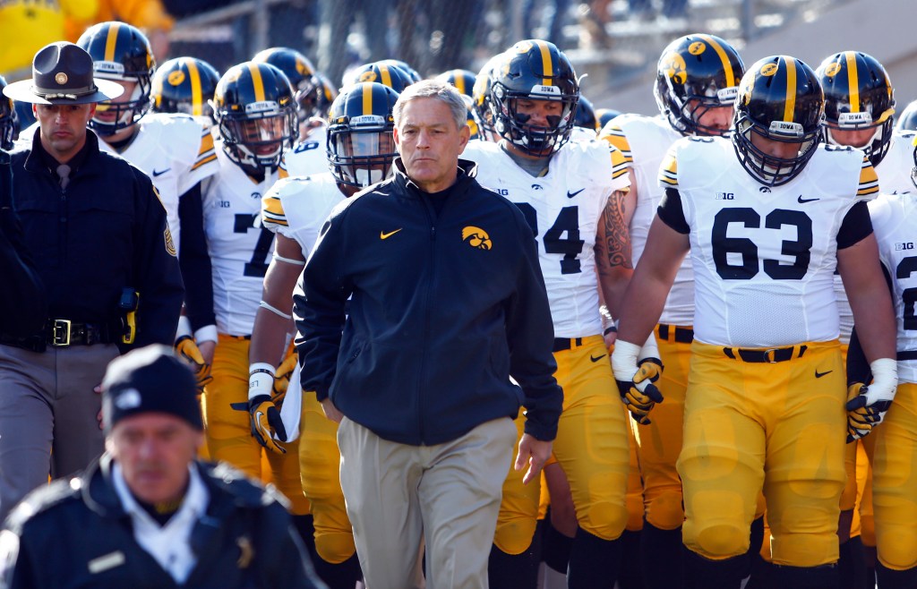 Bowl Projections Palm puts Iowa in selection committee bowl Big Ten