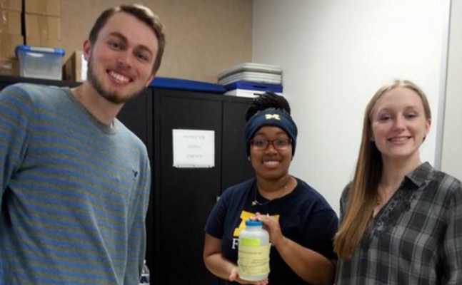 UM-Flint students volunteering at a Red Cross event for water distribution. Photo courtesy of the University of Michigan.