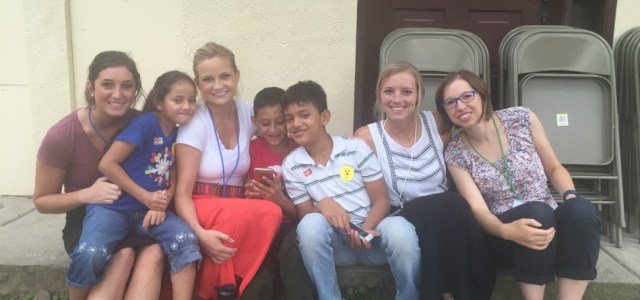 UNL audiology students pose with Nicaraguan children during their HearU trip
