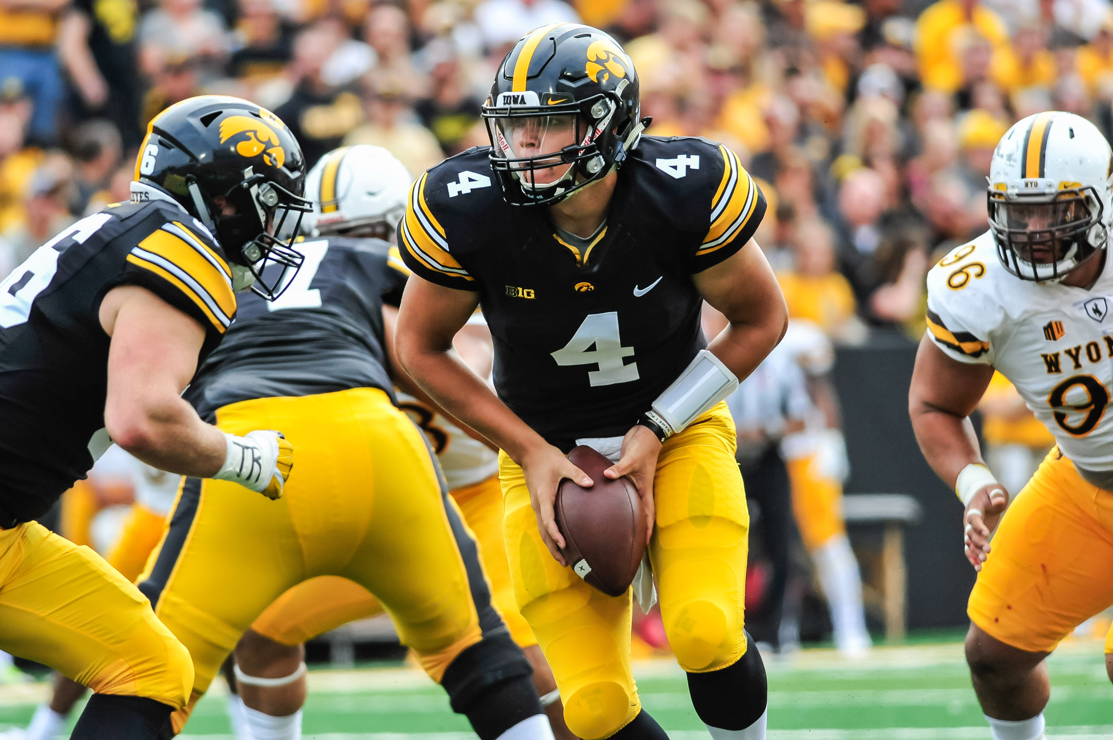 2018 Big Ten Football: Assessing the West Division quarterbacks - Big ...