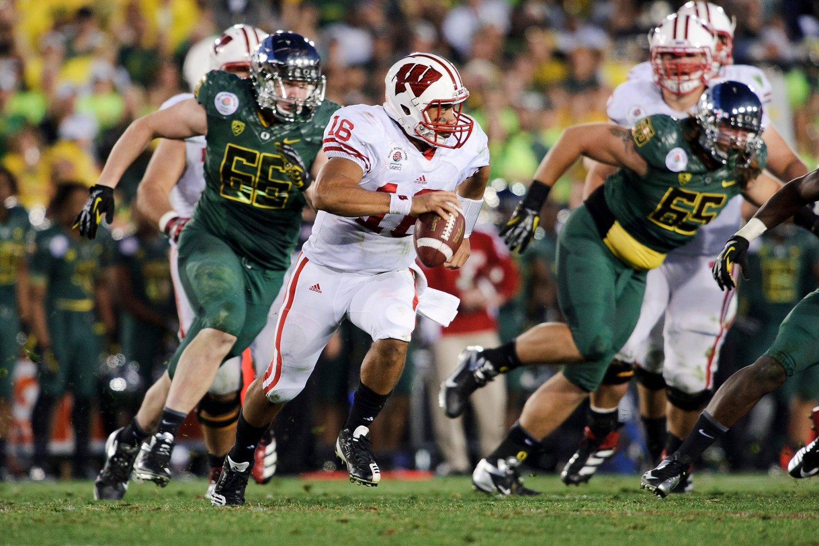 Badgers fans help tackle hunger before the big game: BTN LiveBIG